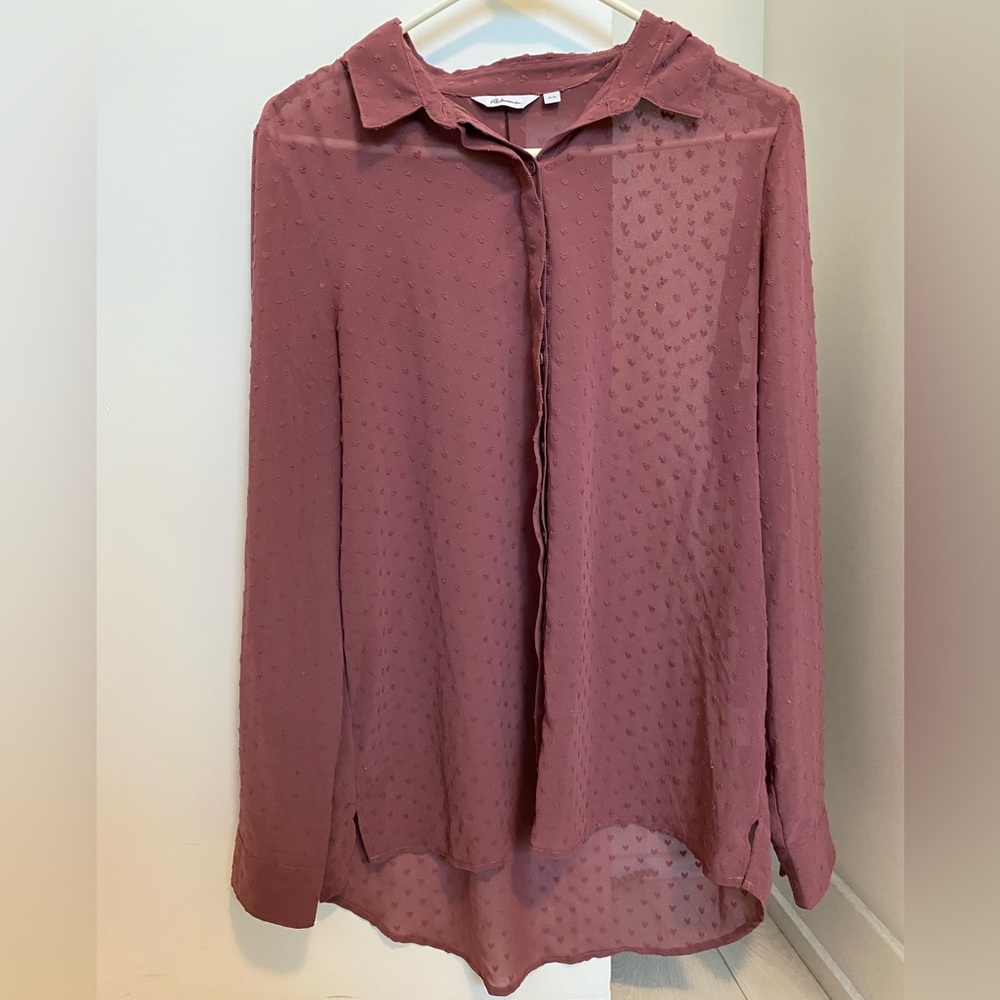 Reitmans rose pink blouse with hearts
